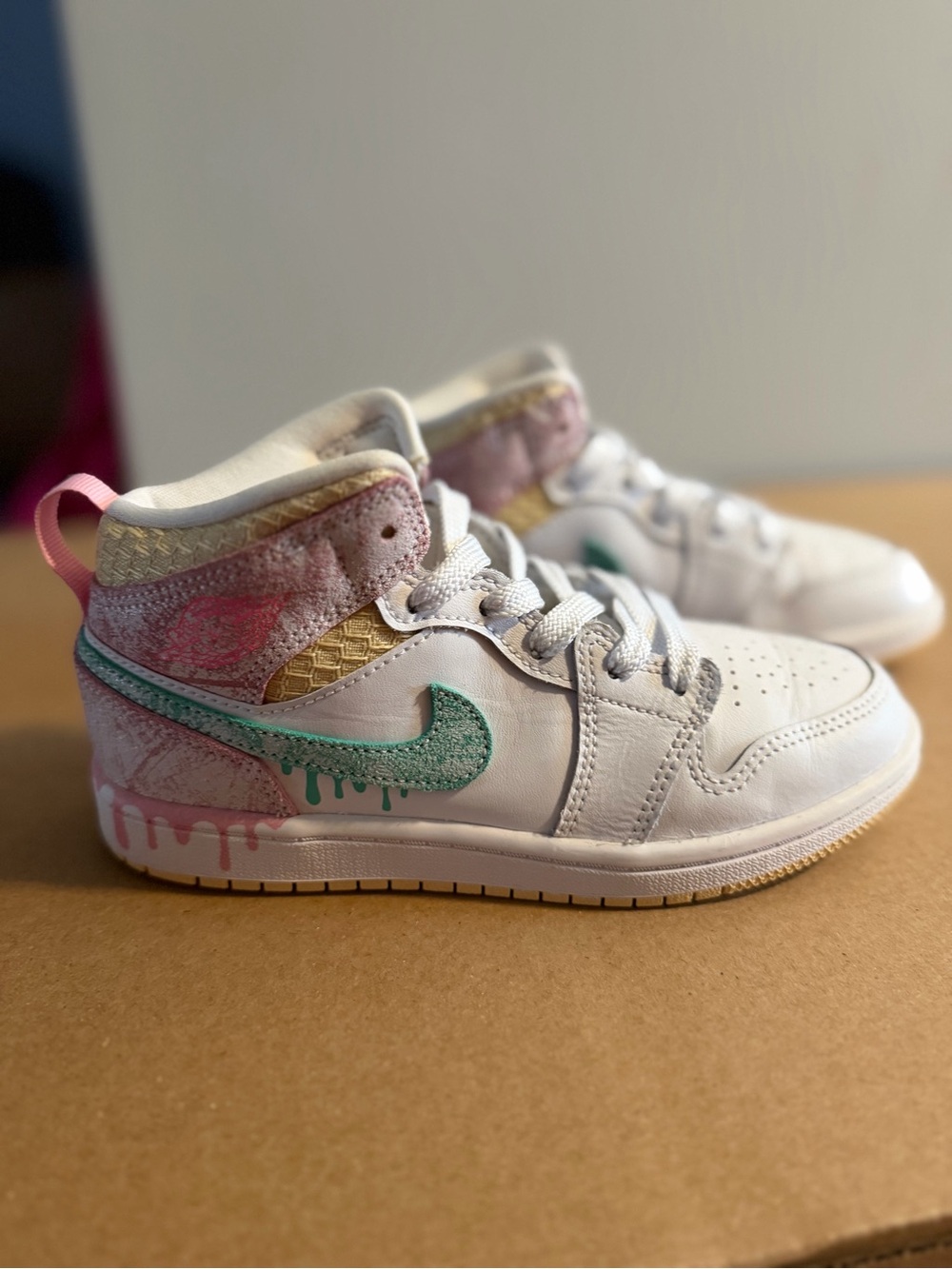 Kids Jordan 1 Mid Paint Drip… Like New!